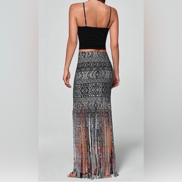 ☀️Venus Aztec Geometric Fringe Maxi Mini Skirt/Beach Cover-up Size Large☀️ - Picture 2 of 7